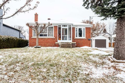 Photo 2 at 257 Woodale Avenue, WO West, Oakville