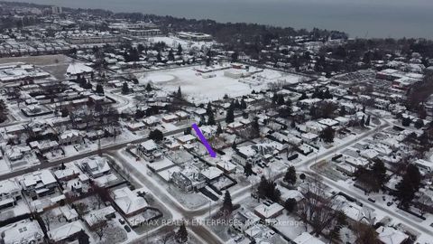 Photo 12 at 257 Woodale Avenue, WO West, Oakville