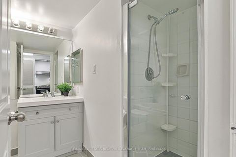 Photo 9 at 1712 - 711 Bay Street, Bay Street Corridor, Toronto