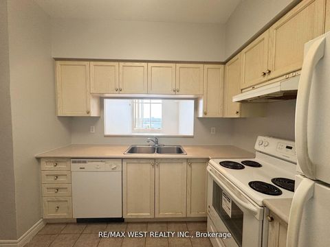 Photo 4 at PH7 - 1700 Eglinton Avenue E, Victoria Village, Toronto