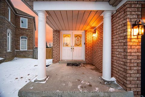 Photo 7 at 231 Matthew Drive, East Woodbridge, Vaughan