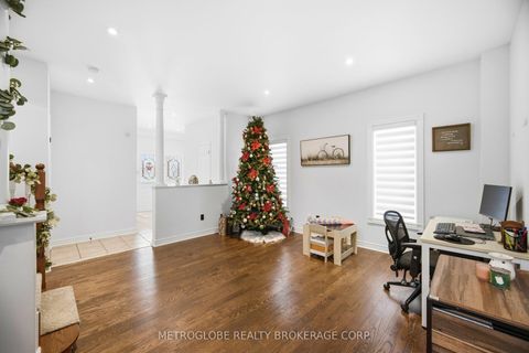 Photo 11 at 231 Matthew Drive, East Woodbridge, Vaughan