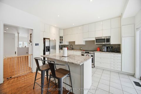 Photo 16 at 231 Matthew Drive, East Woodbridge, Vaughan