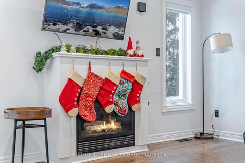 Photo 27 at 231 Matthew Drive, East Woodbridge, Vaughan