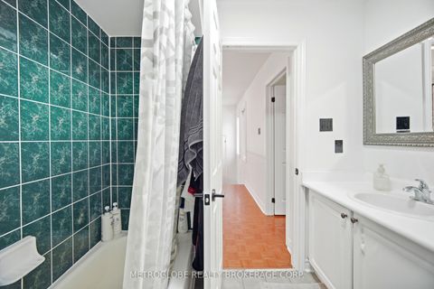 Photo 36 at 231 Matthew Drive, East Woodbridge, Vaughan