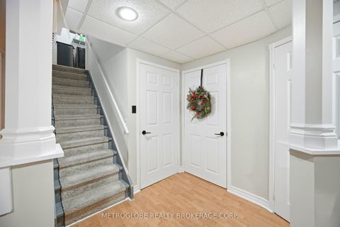 Photo 37 at 231 Matthew Drive, East Woodbridge, Vaughan