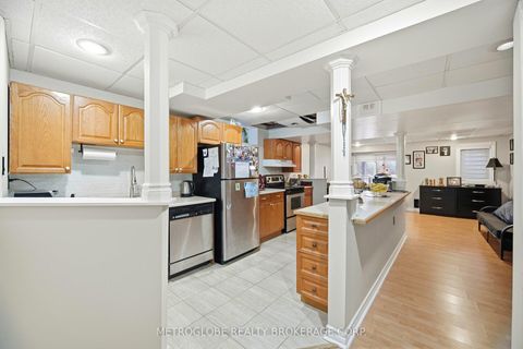 Photo 38 at 231 Matthew Drive, East Woodbridge, Vaughan