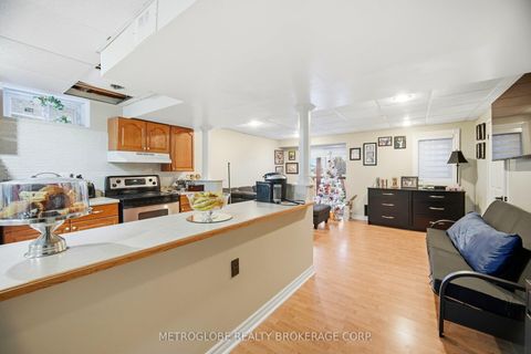 Photo 39 at 231 Matthew Drive, East Woodbridge, Vaughan