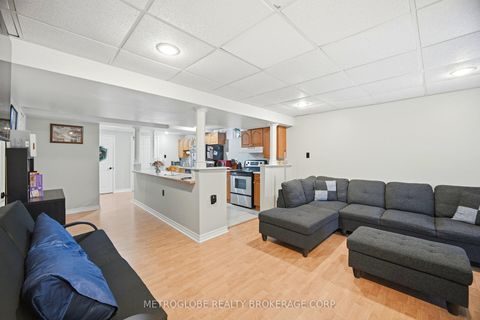 Photo 41 at 231 Matthew Drive, East Woodbridge, Vaughan