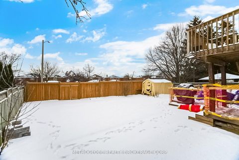 Photo 45 at 231 Matthew Drive, East Woodbridge, Vaughan