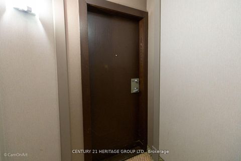 Photo 1 at 506 - 7250 Yonge Street, Yorkhill, Vaughan