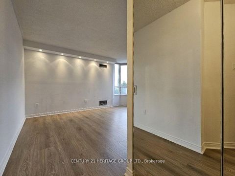 Photo 13 at 506 - 7250 Yonge Street, Yorkhill, Vaughan