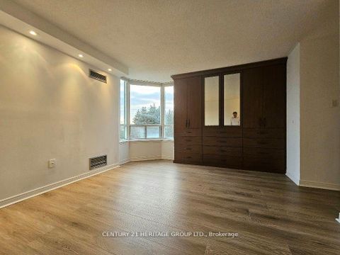 Photo 14 at 506 - 7250 Yonge Street, Yorkhill, Vaughan