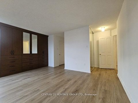 Photo 15 at 506 - 7250 Yonge Street, Yorkhill, Vaughan