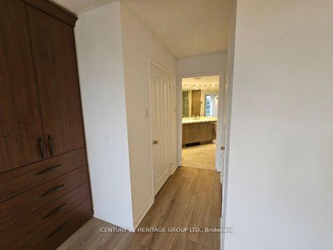 Photo 16 at 506 - 7250 Yonge Street, Yorkhill, Vaughan
