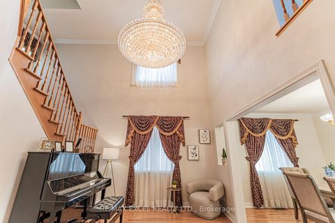 Photo 7 at 65 Falling River Drive, Devonsleigh, Richmond Hill