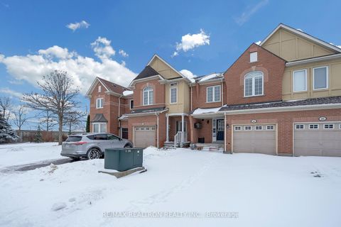 Photo 2 at 28 Daniel Reaman Crescent, Patterson, Vaughan