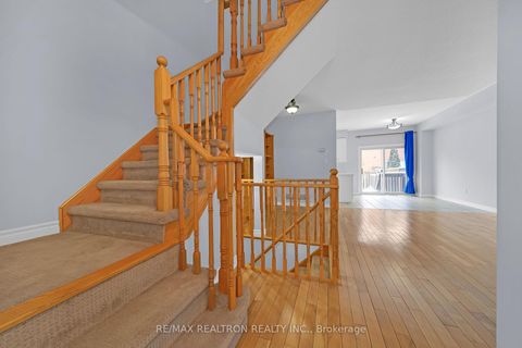 Photo 4 at 28 Daniel Reaman Crescent, Patterson, Vaughan