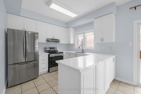 Photo 10 at 28 Daniel Reaman Crescent, Patterson, Vaughan