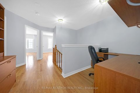 Photo 16 at 28 Daniel Reaman Crescent, Patterson, Vaughan