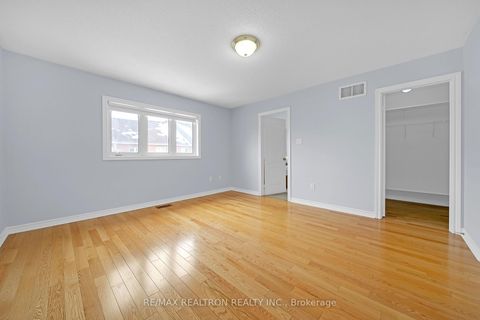 Photo 19 at 28 Daniel Reaman Crescent, Patterson, Vaughan