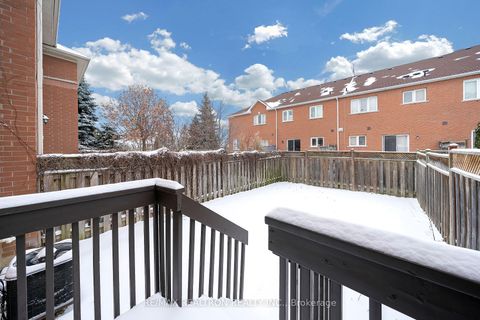 Photo 36 at 28 Daniel Reaman Crescent, Patterson, Vaughan