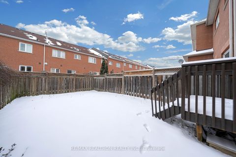 Photo 37 at 28 Daniel Reaman Crescent, Patterson, Vaughan