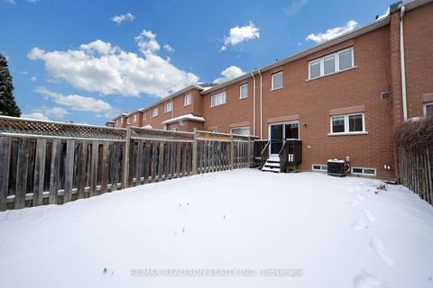 Photo 38 at 28 Daniel Reaman Crescent, Patterson, Vaughan