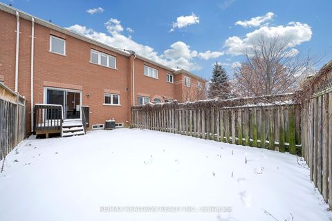 Photo 39 at 28 Daniel Reaman Crescent, Patterson, Vaughan