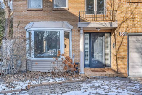 Photo 3 at 52 Chiswell Crescent, Willowdale East, Toronto