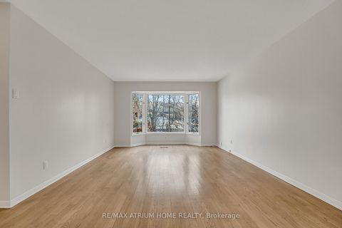 Photo 7 at 52 Chiswell Crescent, Willowdale East, Toronto