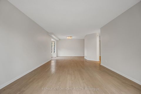 Photo 9 at 52 Chiswell Crescent, Willowdale East, Toronto