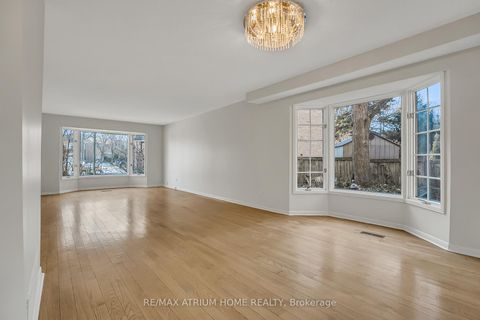 Photo 12 at 52 Chiswell Crescent, Willowdale East, Toronto