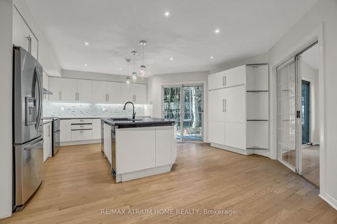 Photo 13 at 52 Chiswell Crescent, Willowdale East, Toronto