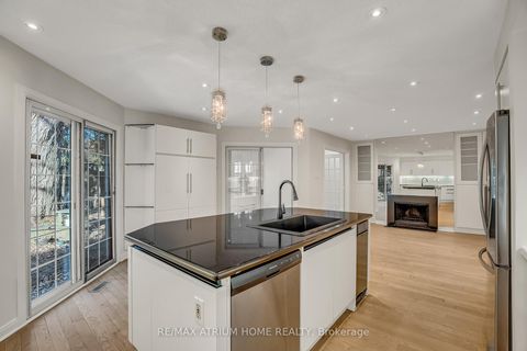 Photo 15 at 52 Chiswell Crescent, Willowdale East, Toronto