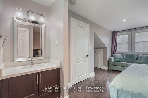 Photo 16 at Th#2 - 360 R Dundas Street E, Moss Park, Toronto