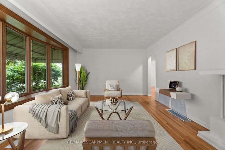 Photo 2 at 98 Laurier Avenue, Buchanan, Hamilton