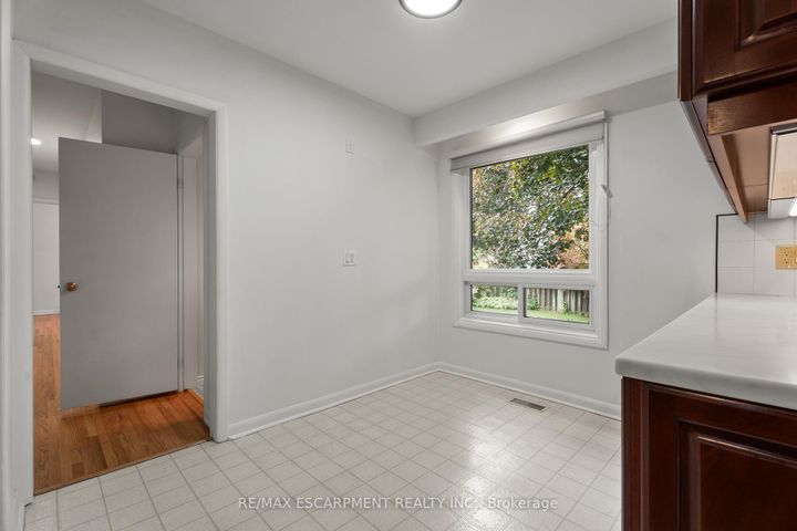 Photo 9 at 98 Laurier Avenue, Buchanan, Hamilton