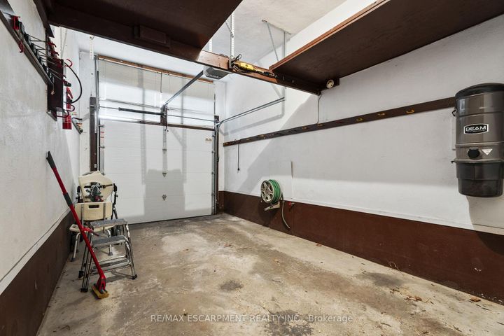 Photo 32 at 98 Laurier Avenue, Buchanan, Hamilton