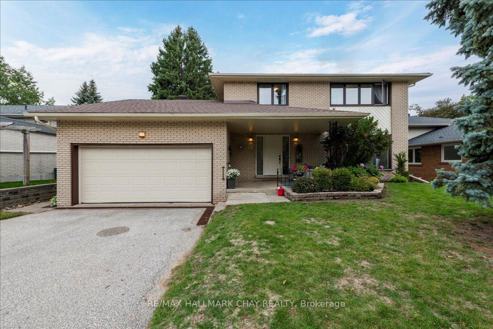 56 Marshall Street, Allandale Centre, Barrie photo number 2