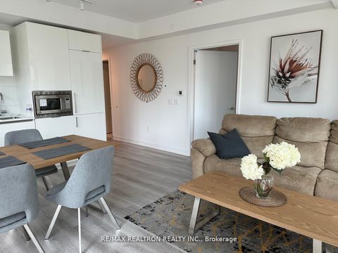 Photo 2 at 926 - 230 Simcoe Street, University, Toronto