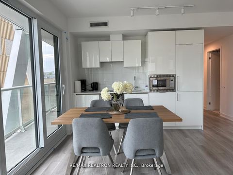 Photo 5 at 926 - 230 Simcoe Street, University, Toronto