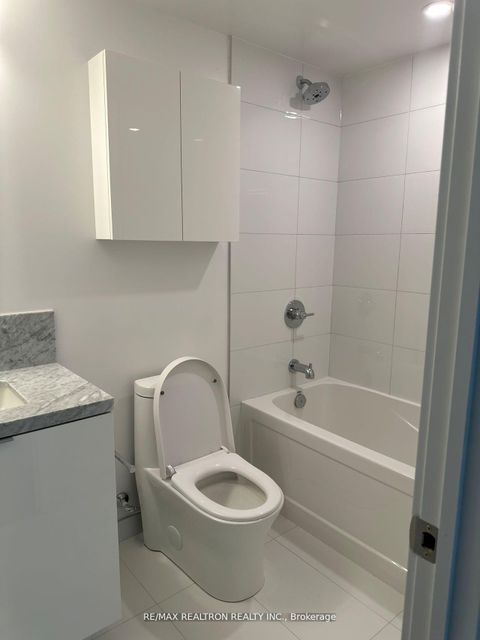 Photo 12 at 926 - 230 Simcoe Street, University, Toronto