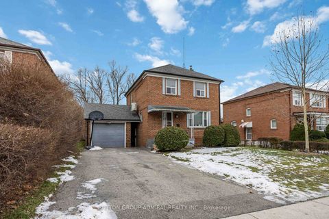 Photo 2 at 31 Dell Park Avenue, Lawrence, Toronto