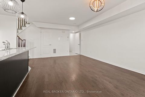 Photo 8 at 42 - 2441 Greenwich Drive N, WM Westmount, Oakville