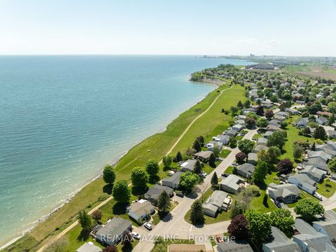 Photo 3 at 15 Bluffs Road, Bowmanville, Clarington