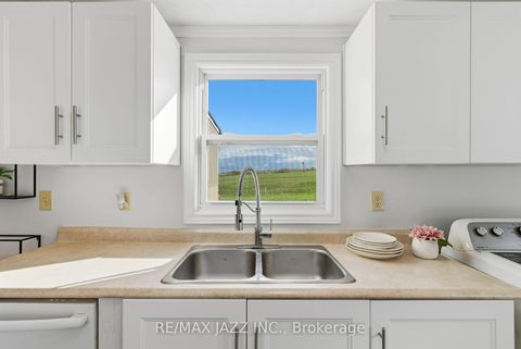 Photo 19 at 15 Bluffs Road, Bowmanville, Clarington