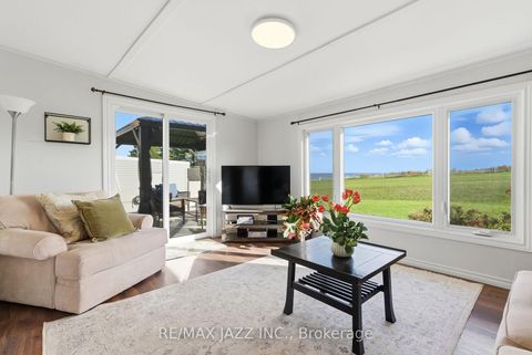 Photo 23 at 15 Bluffs Road, Bowmanville, Clarington