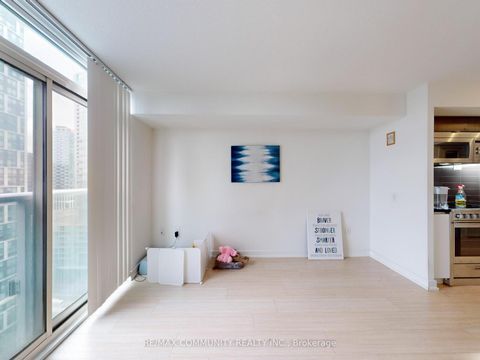 Photo 11 at 2210 - 85 Queens Wharf Road, Waterfront Communities C1, Toronto