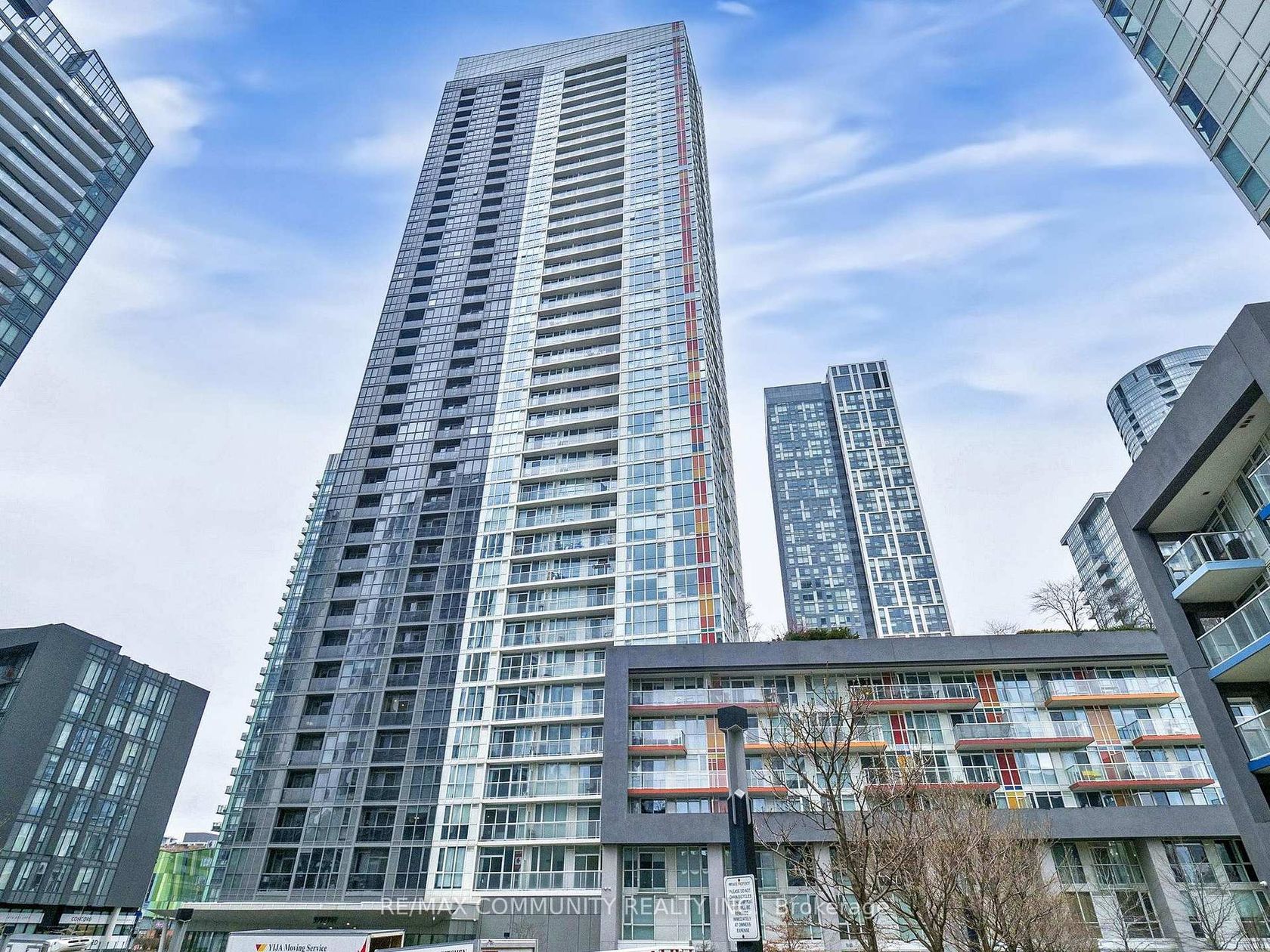2210 - 85 Queens Wharf Road, Waterfront Communities C1, Toronto 